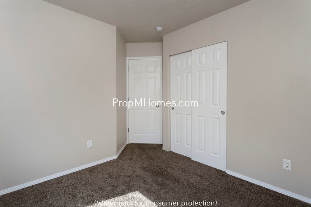 Adorable Three Bedroom Home In SE Portland - With A Spacious Backyard! property image