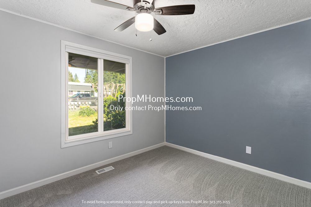 Charming Oregon City Home on 1/2 Acre - Fully Fenced Yard! property image