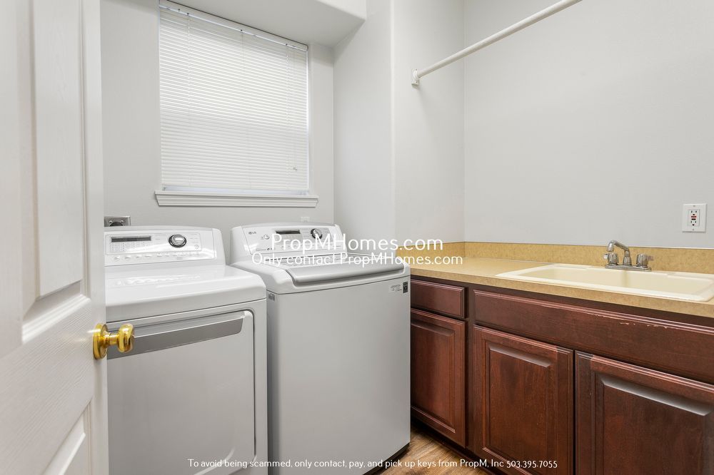 Spacious Five Bedroom Home in Progress Ridge! property image