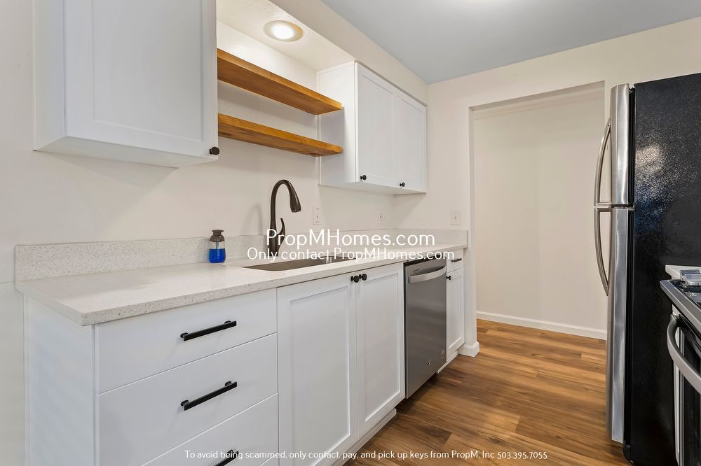 Wonderful Two Bedroom Condo In SE Portland! property image