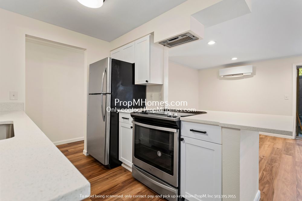 Wonderful Two Bedroom Condo In SE Portland! property image