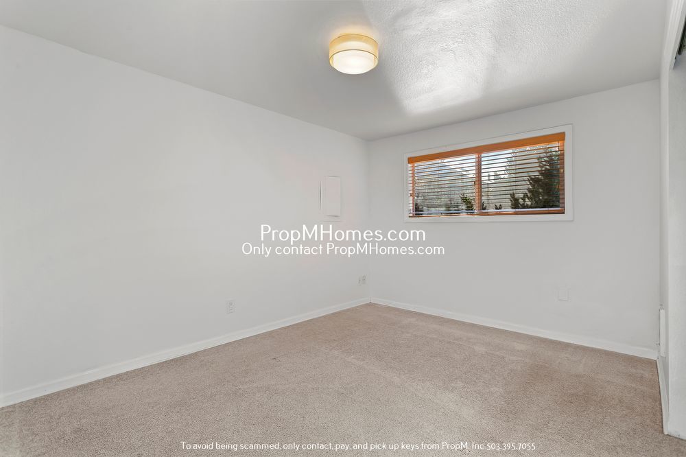 Wonderful Two Bedroom Condo In SE Portland! property image