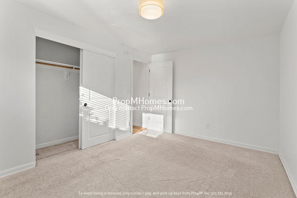 Wonderful Two Bedroom Condo In SE Portland! property image