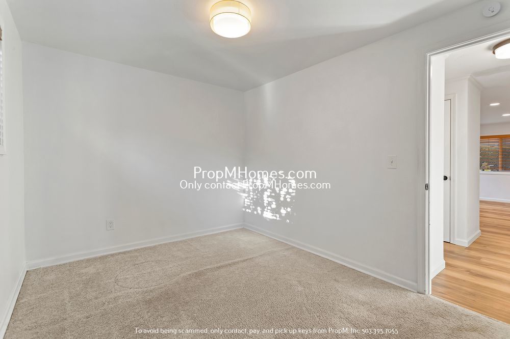 Wonderful Two Bedroom Condo In SE Portland! property image