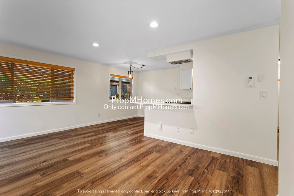 Wonderful Two Bedroom Condo In SE Portland! property image