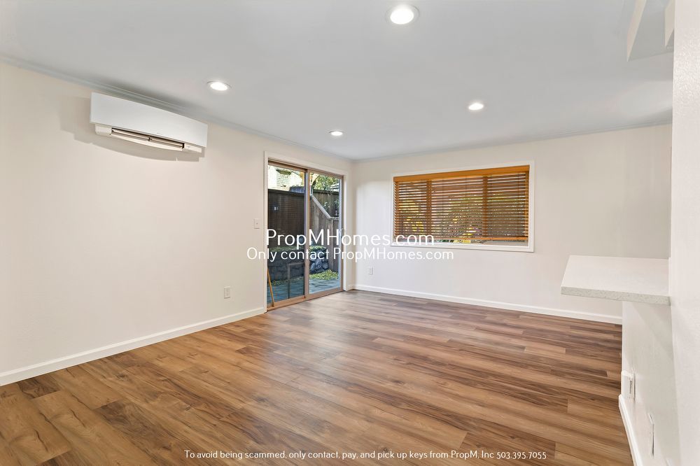 Wonderful Two Bedroom Condo In SE Portland! property image